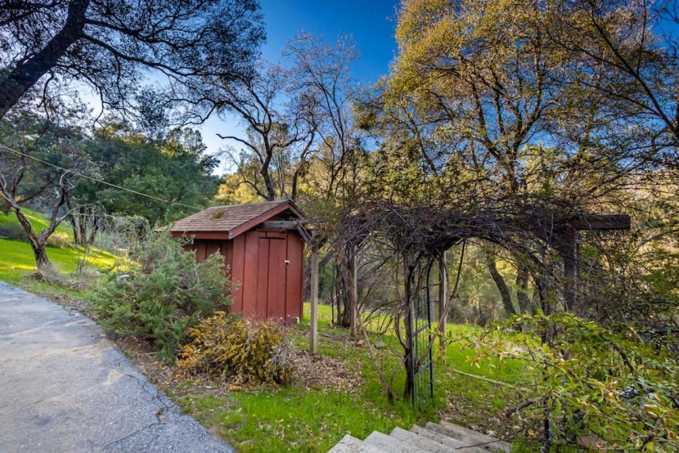 Sierra Vista Lookout Lodge With Creek, Waterfall And Waterholes, Minutes From Bass Lake And Yosemite South Gate North Fork Eksteriør billede
